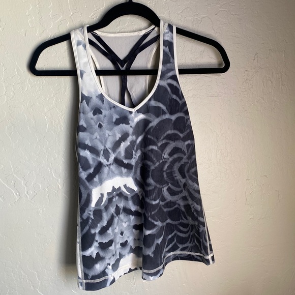 Lululemon Athletica Dance To Yoga Tank - Picture 5 of 10